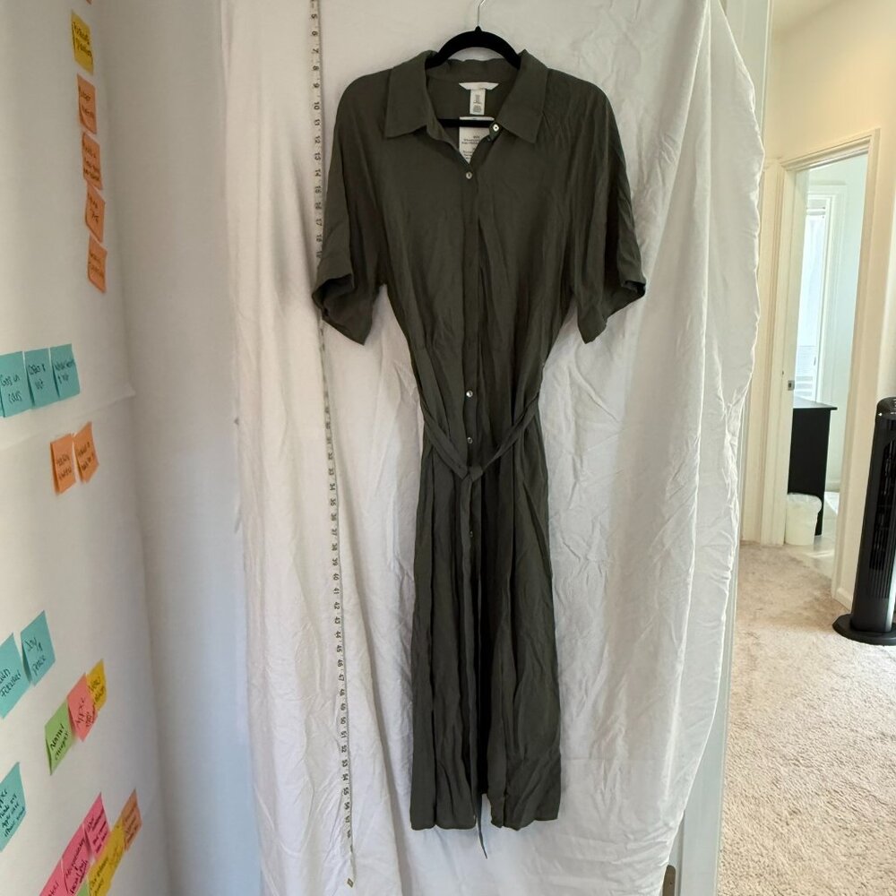 H&M Midi Shirt Dress Green Medium Button-Front Collared Short Sleeves Tie Waist